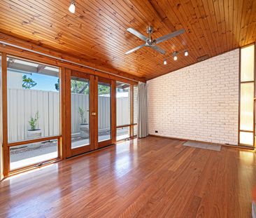 SPACIOUS FAMILY HOME IN A CONVENIENT LOCATION - Photo 3