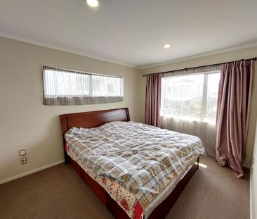 Family House In Henderson - Photo 1