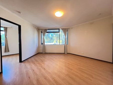 Cosy Apartment in the Heart of Box Hill - Photo 3