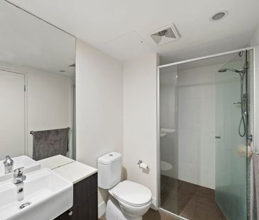 Generous Balcony and Spacious Apartment - Photo 5