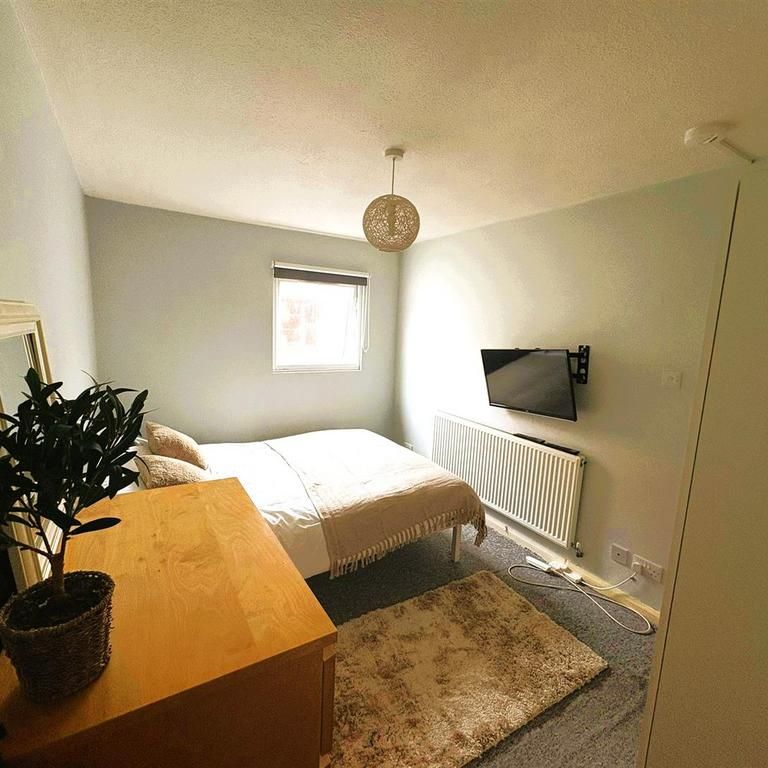 House share to rent - Photo 1