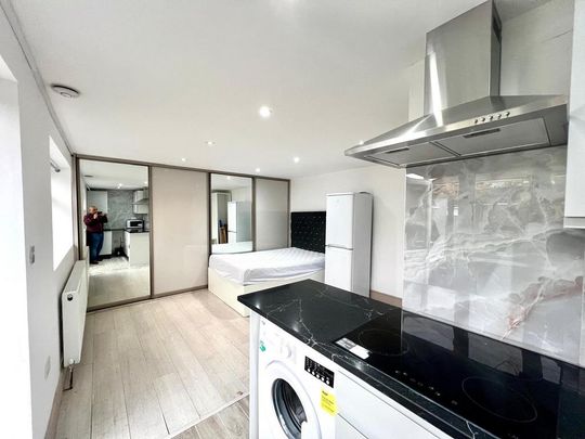 Studio to rent - Photo 1