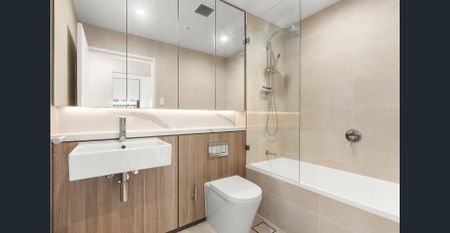 Luxurious and Conveniently Positioned Apartment - Photo 5