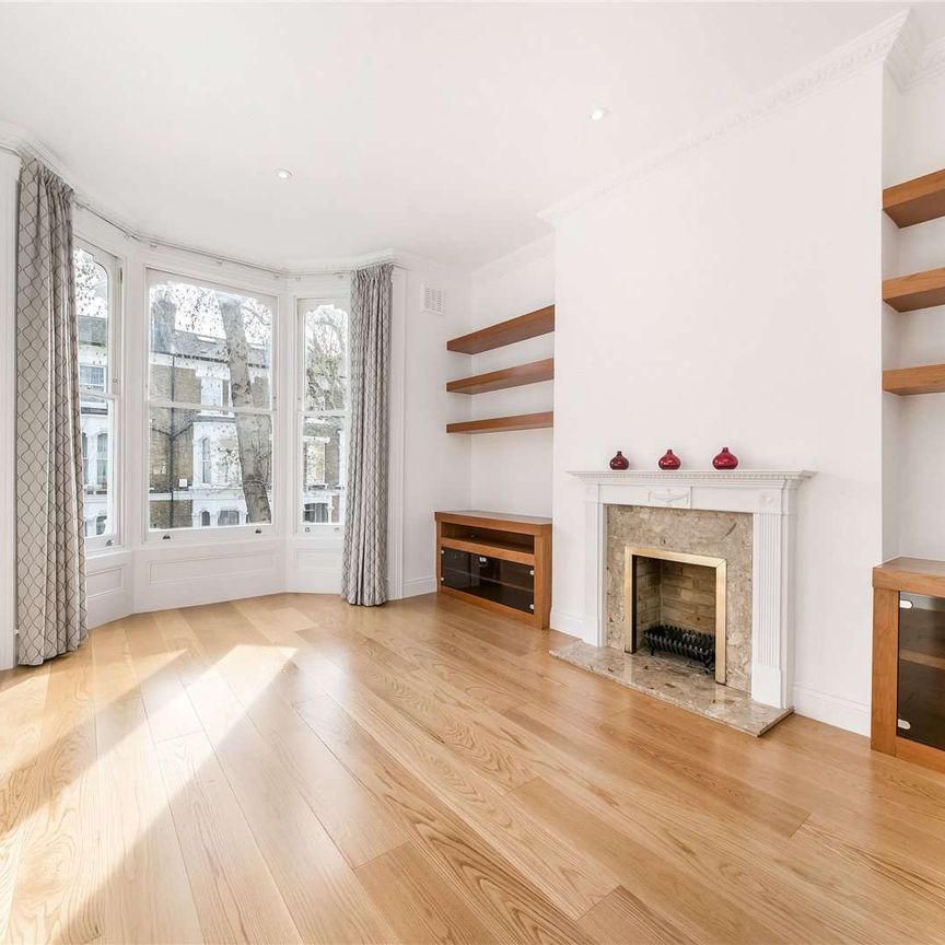 3d Virtual Viewing Available - A fantastic two bedroom apartment with wooden floors throughout. - Photo 1