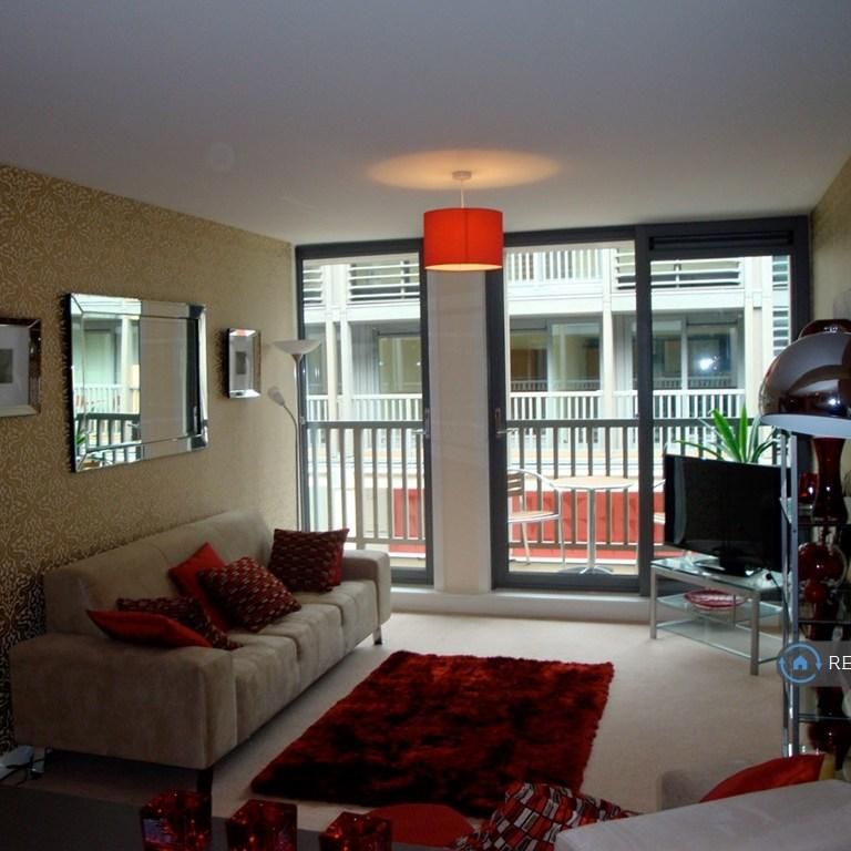 2 bedroom flat to rent - Photo 1