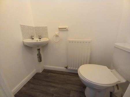 2 bedroom terraced house to rent - Photo 4