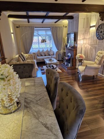 2 Bed Semi-Detached House, Alwyn Close, LU2 - Photo 4