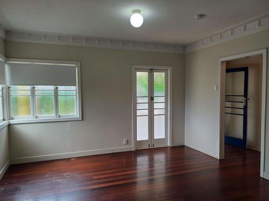 1 Newbolt Street, 4121, Holland Park Qld - Photo 1