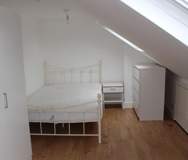 5 Bed Flat, Coverton Road, SW17 - Photo 4