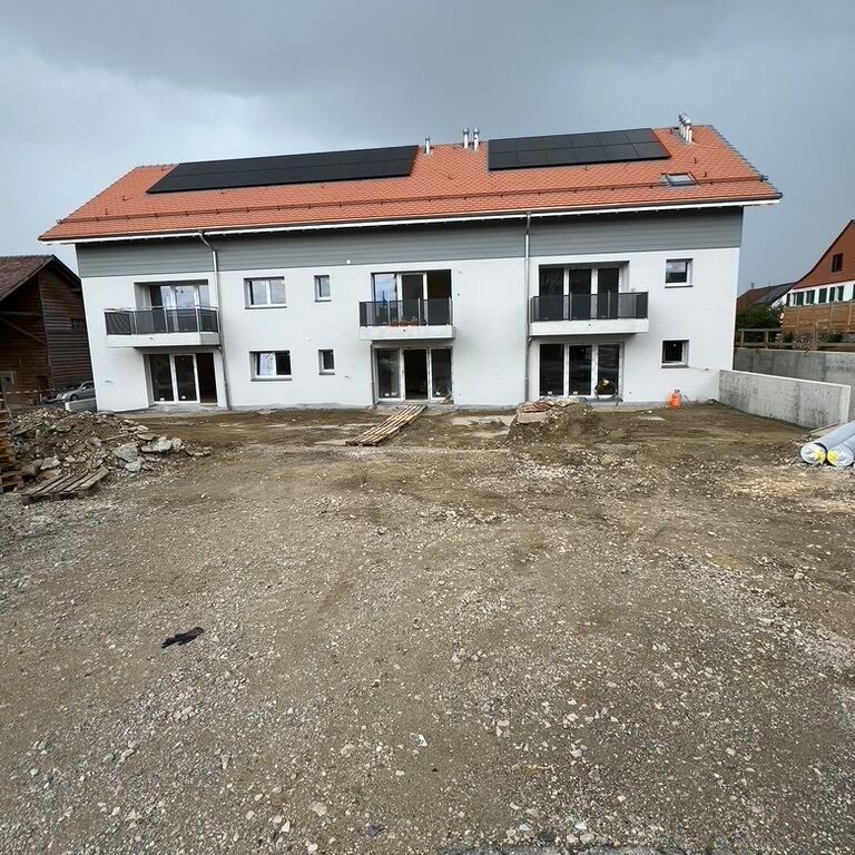 For rent in Pomy the last 3 1/2 rooms 1st floor with 2 balconies - Photo 1