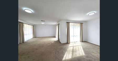 Spacious Family Home in Prime Berwick Location - Photo 2