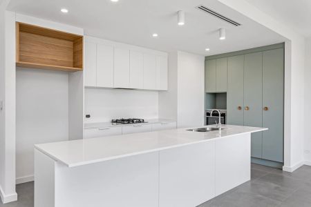Contemporary three bedroom home in popular locale - Photo 5
