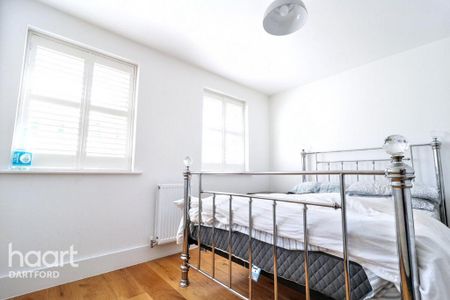 4 bedroom terraced house to rent - Photo 4