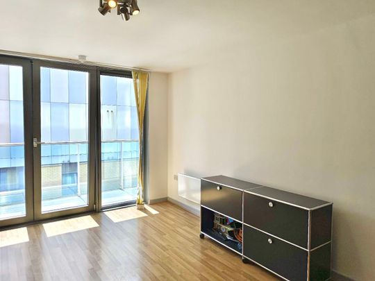 1 Bed Flat, Icona Point, E15 - Photo 1