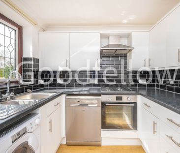 Higher Drive, Banstead, SM7 - Photo 2