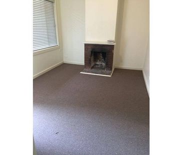 Semi Detached House - Photo 4