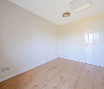 Fox Dene, Godalming, GU7 - Photo 4