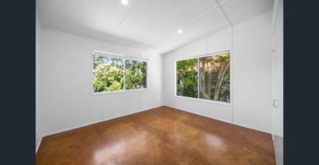 Charming Cottage with Character! - Photo 3