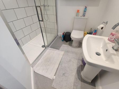 7 bedroom detached house to rent - Photo 5