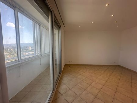 Appartement 3 pièces 56m2 MARSEILLE 13EME 860 euros - Photo 4