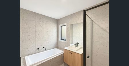 🏡 Brand New 4-Bedroom House in Thornhill Park - Photo 3