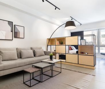 Ermou str. Elegant 1BD Apartment – Black - Photo 2