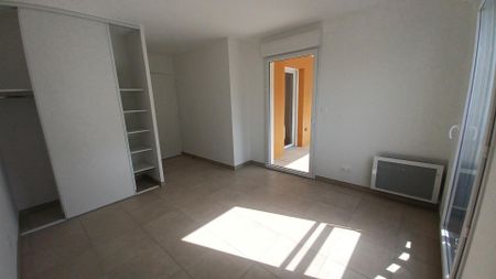 location Appartement T3 DE 61.7m² À NIMES - Photo 4