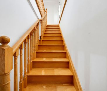 For Lease - 160 Galbraith Crescent, Markham, Ontario - Photo 3