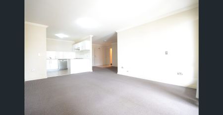 LOVELY 2 BEDROOM IN HANDY LOCATION! - Photo 2