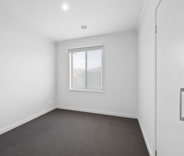 70 Canopy Ave, Alfredton VIC 3350 - Photo 5