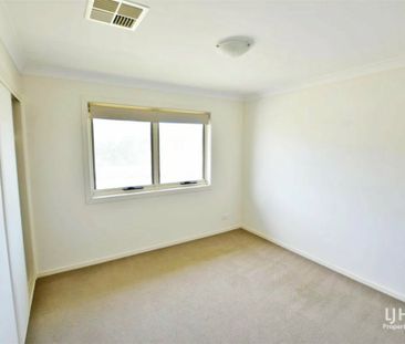 3 BEDROOM TOWNHOUSE IN A QUIET COMPLEX IN KALLANGUR - Photo 6