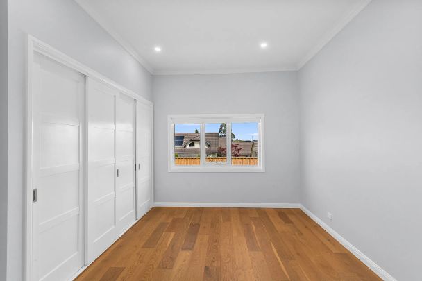 Contemporary Bowral Townhome with Picture Perfect Views! - Photo 1