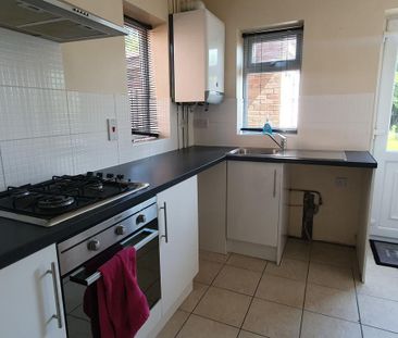 2 bedroom semi-detached house to rent - Photo 6