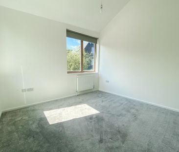 4 bedroom detached house to rent - Photo 4