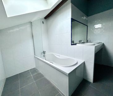 Location Appartement 4 pièces 94m² TAIN L HERMITAGE 26600 - Photo 1