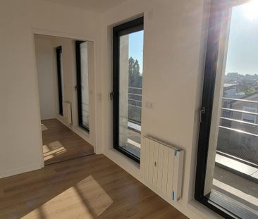 Location Appartement 2 pièces 37m² ISSY LES MOULINEAUX 92130 - Photo 2