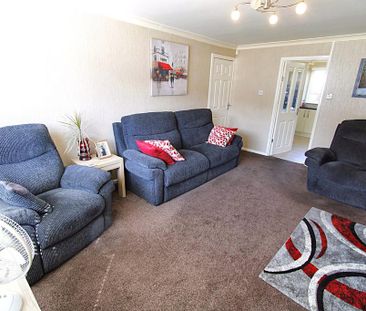 4 bedroom terraced house to rent - Photo 3