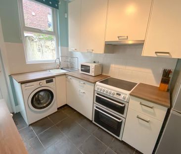 3 bedroom terraced house to rent - Photo 5