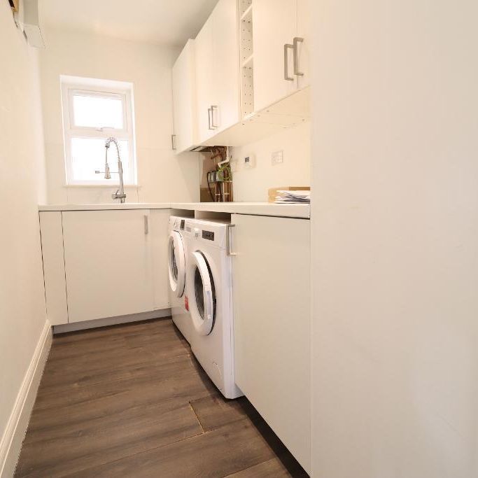 5 bedroom detached house to rent - Photo 1