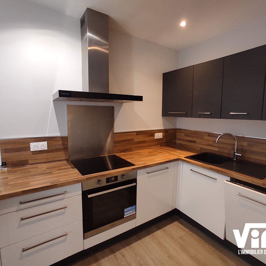 T3 DE 105 m² PROCHE PLACE DES CARMES - Photo 1