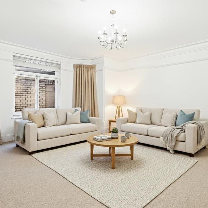 3 bedroom flat to rent - Photo 1