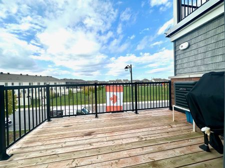 For Lease - 860 Atlas Terrace, Kanata, Ontario - Photo 2
