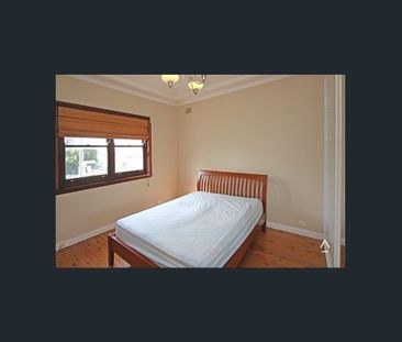 Waterside Lifestyle with Period Charm - Photo 2