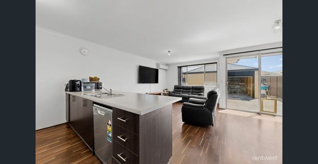 MODERN LOW-MAINTENANCE LIVING IN A PRIME LOCATION - Photo 1