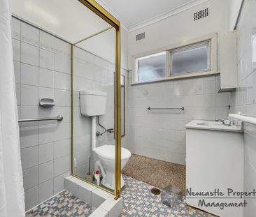 Handiest of Locations - Photo 5