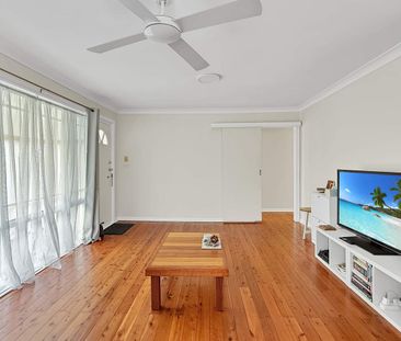 Comfortable Family Living With Space to Enjoy - Photo 4