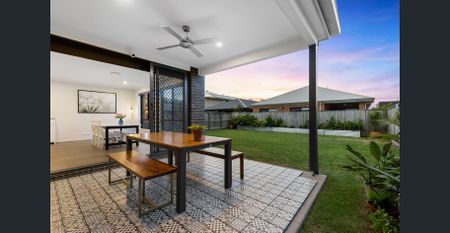 Modern Luxury - Family-Friendly Living - Multiple living zones - Prime Arundel Springs Location - Photo 3