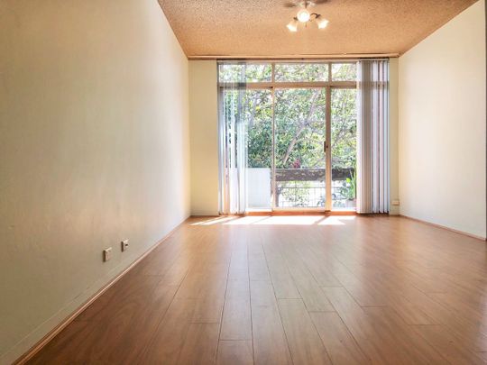 Bright Boutique Apartment - Photo 1