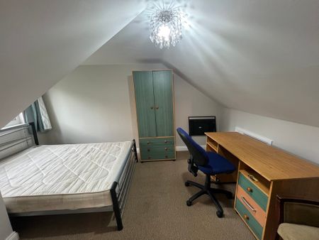 Yearsley Crescent, The Groves - P1104 - Photo 2