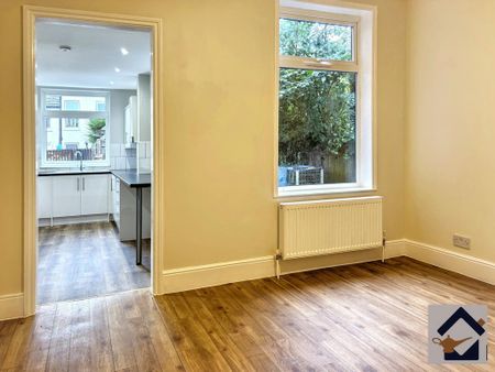 3 bedroom semi-detached house to rent - Photo 3